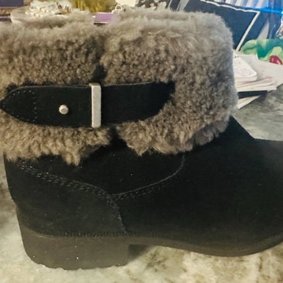 UGG CALF BOOTS BRAND NEW NEVER WORN US SIZE 9.5 - Picture 5 of 13